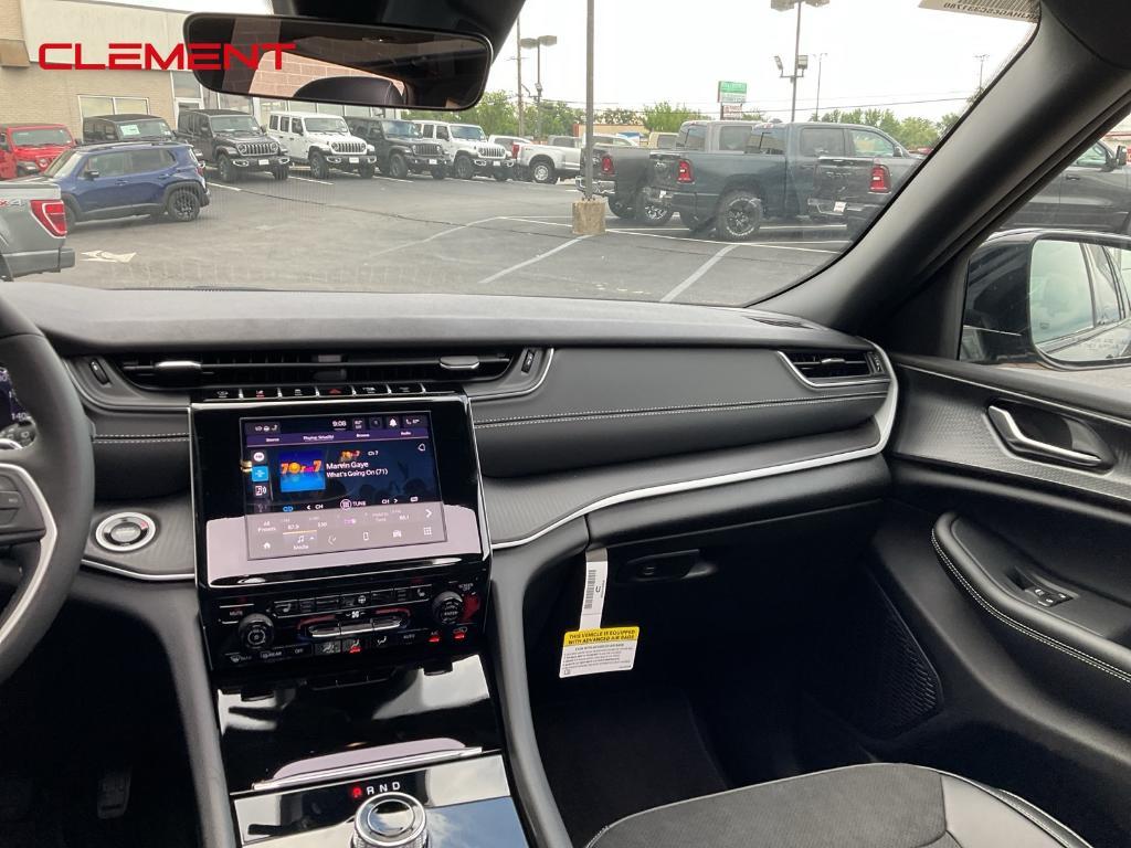 new 2025 Jeep Grand Cherokee car, priced at $38,558