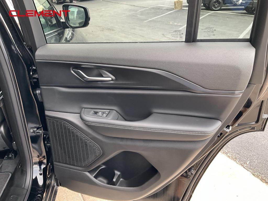 new 2025 Jeep Grand Cherokee car, priced at $38,558
