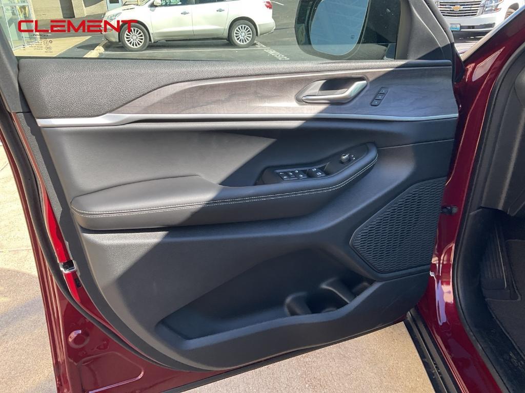 new 2025 Jeep Grand Cherokee L car, priced at $46,547