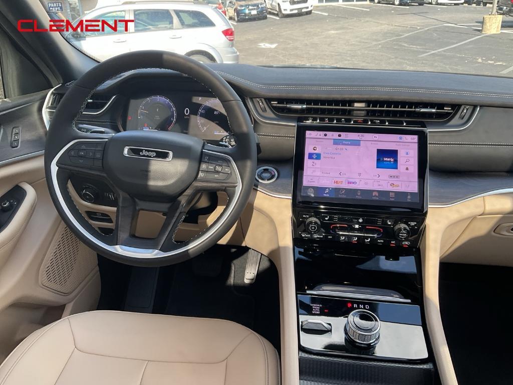 new 2025 Jeep Grand Cherokee car, priced at $40,270