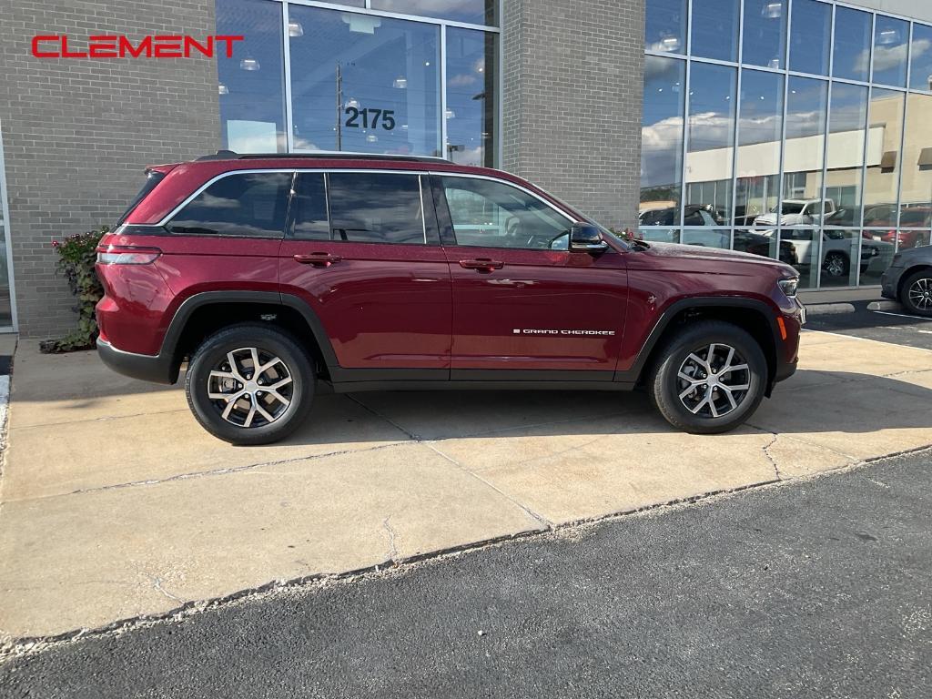 new 2025 Jeep Grand Cherokee car, priced at $40,270