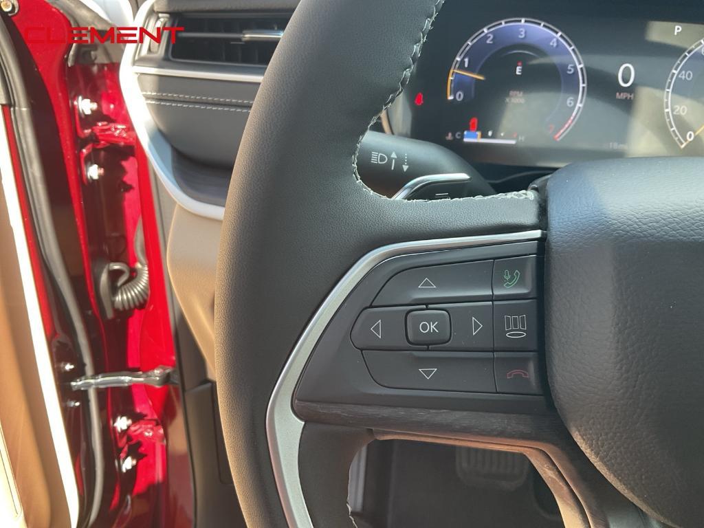 new 2025 Jeep Grand Cherokee car, priced at $40,270
