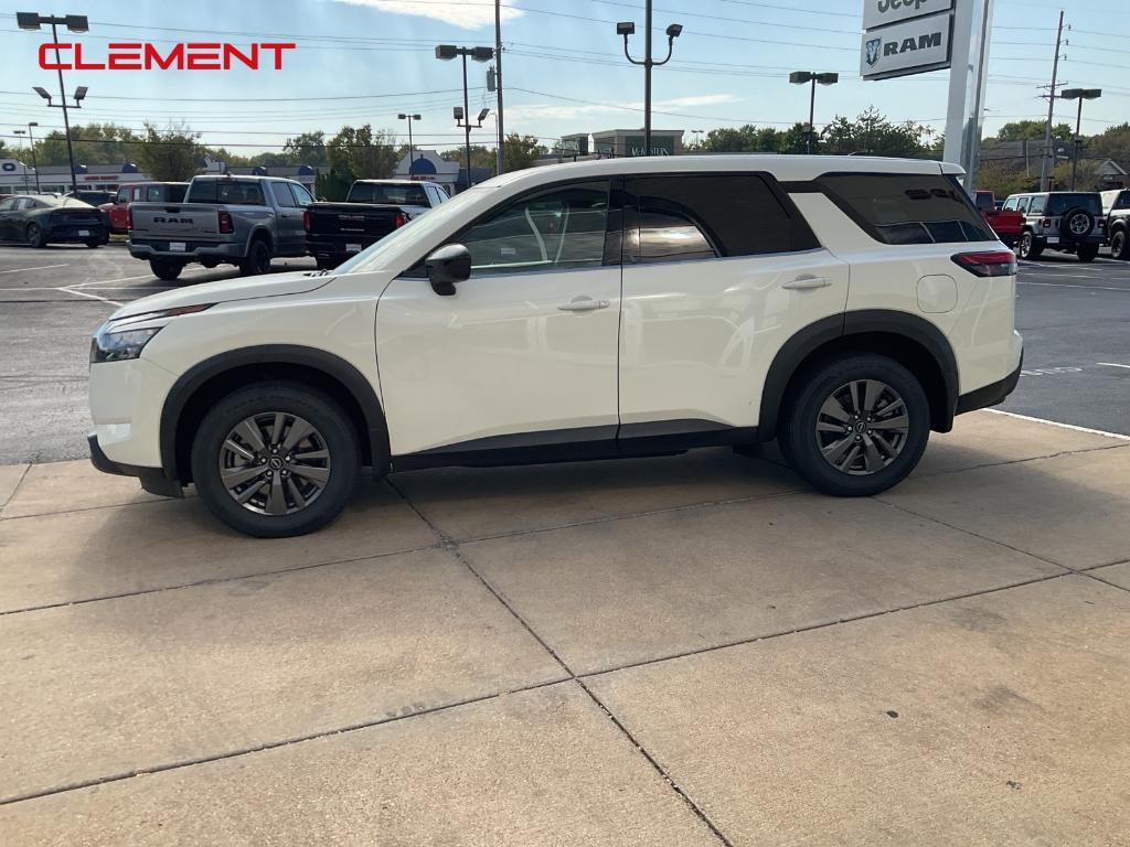 used 2024 Nissan Pathfinder car, priced at $30,400