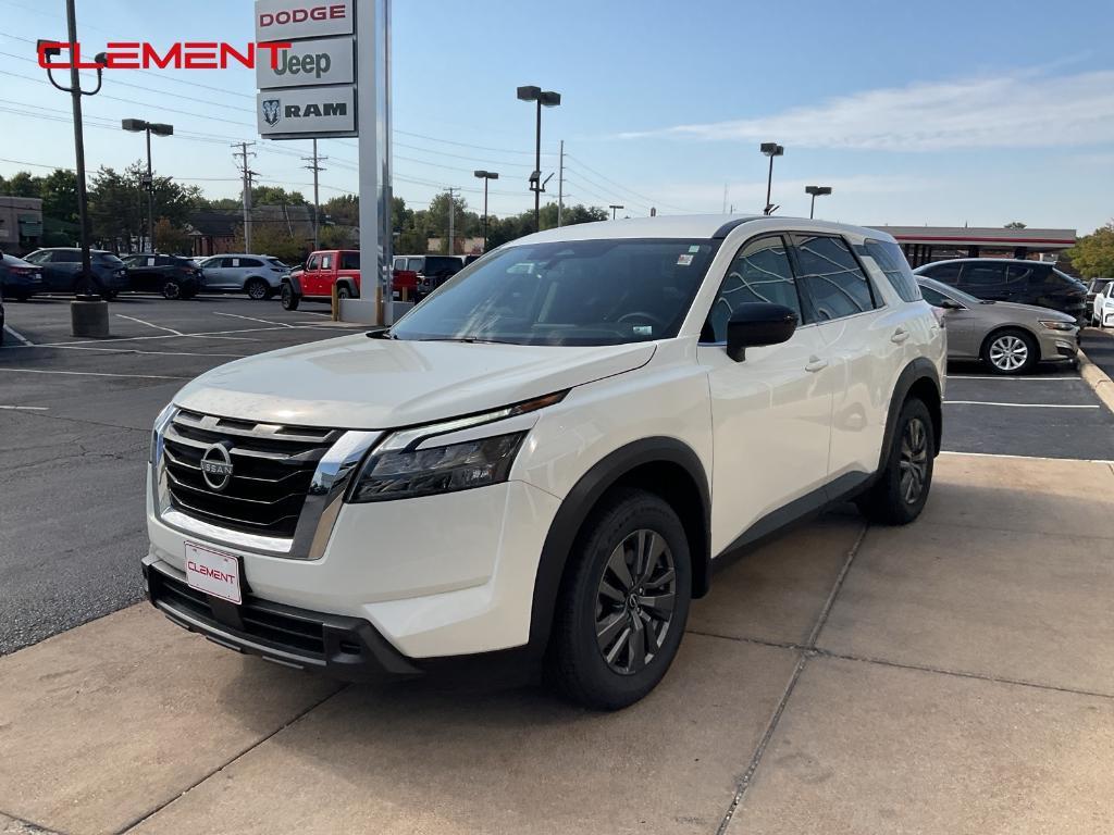 used 2024 Nissan Pathfinder car, priced at $30,400