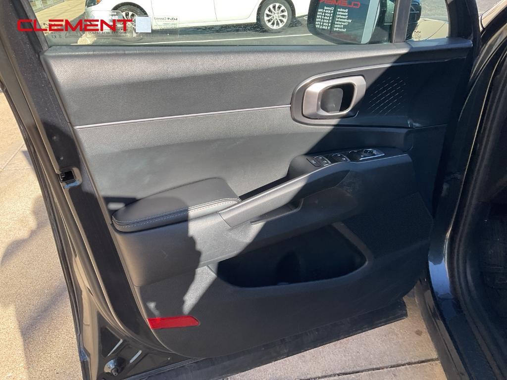 used 2024 Kia Sorento car, priced at $26,600