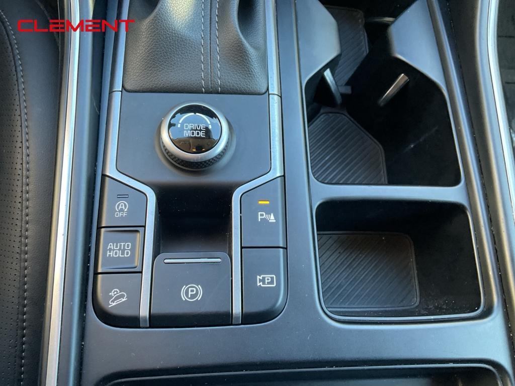 used 2024 Kia Sorento car, priced at $26,600