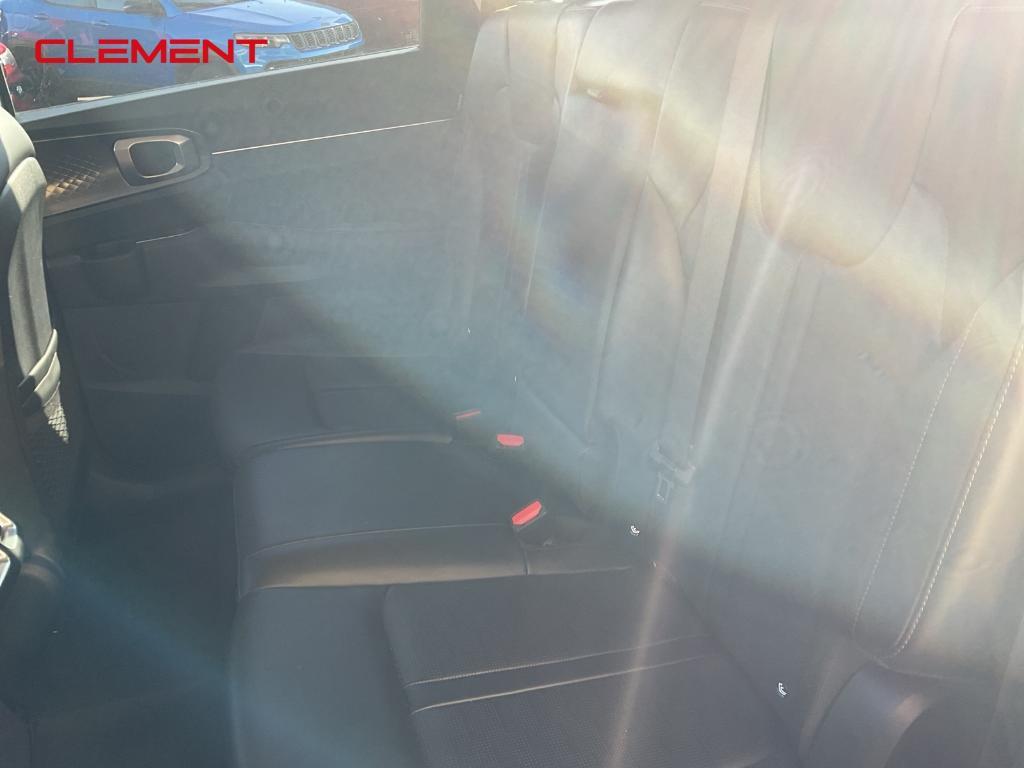 used 2024 Kia Sorento car, priced at $26,600