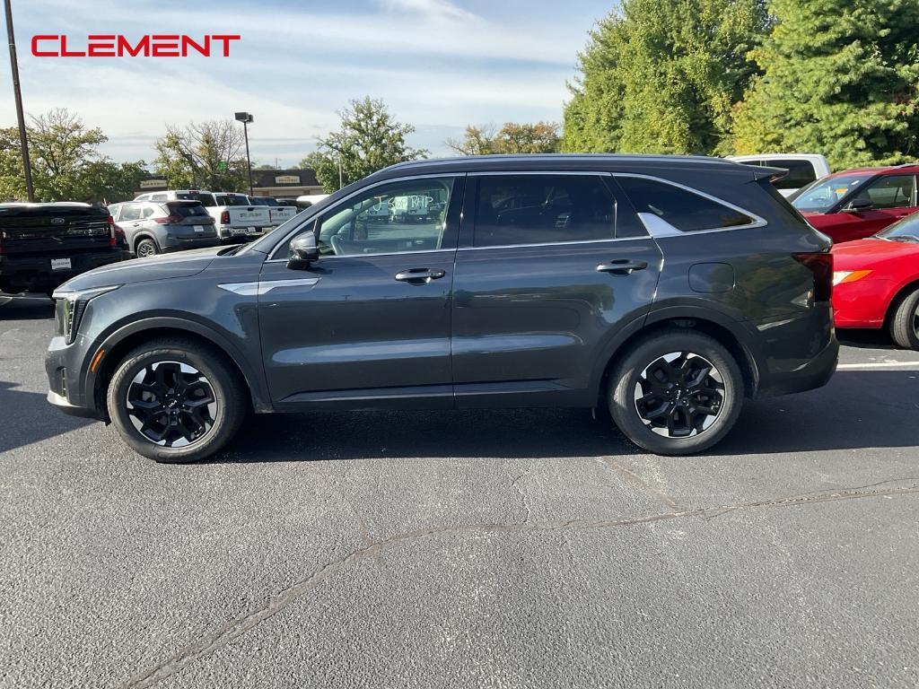 used 2024 Kia Sorento car, priced at $27,200