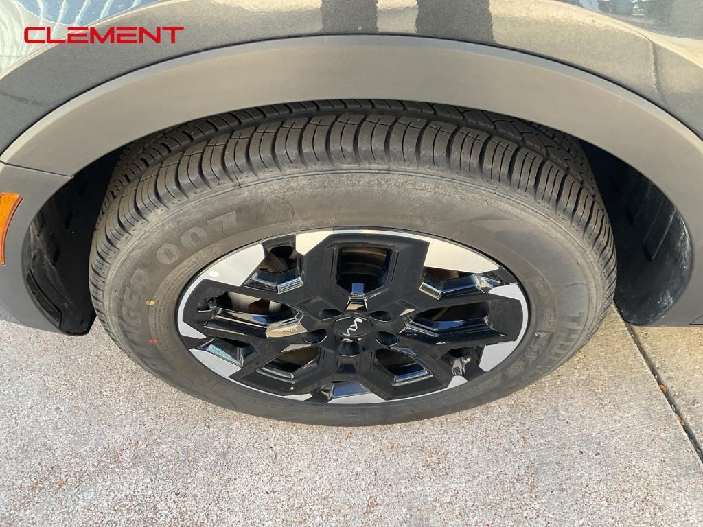 used 2024 Kia Sorento car, priced at $26,600