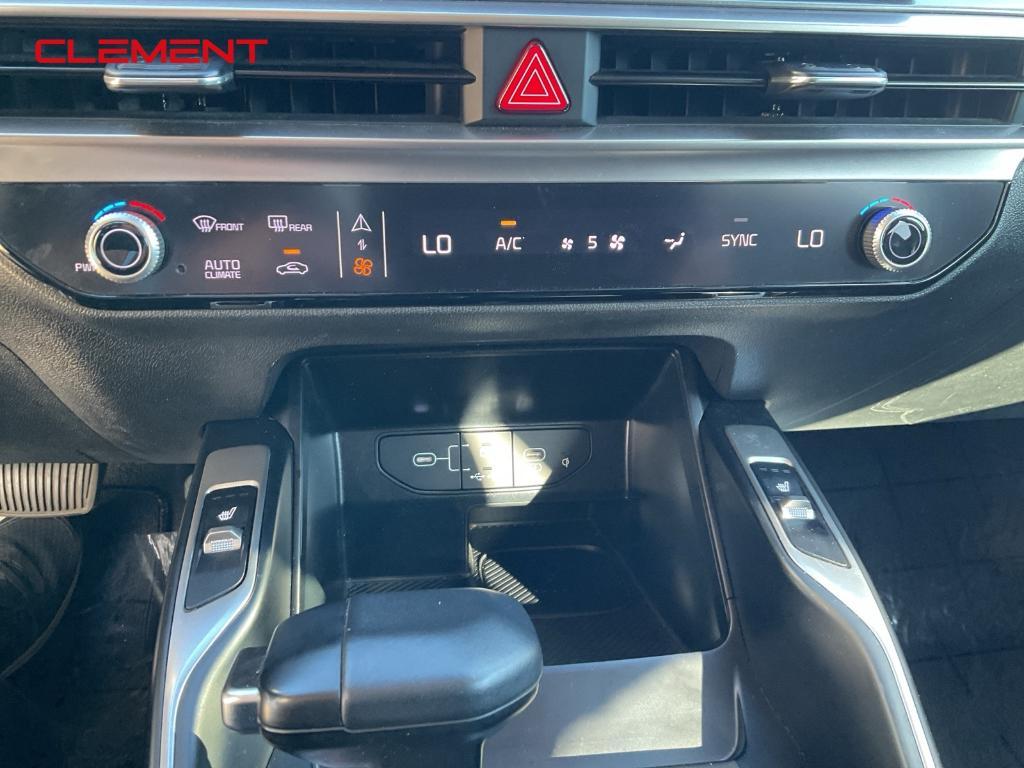 used 2024 Kia Sorento car, priced at $26,600