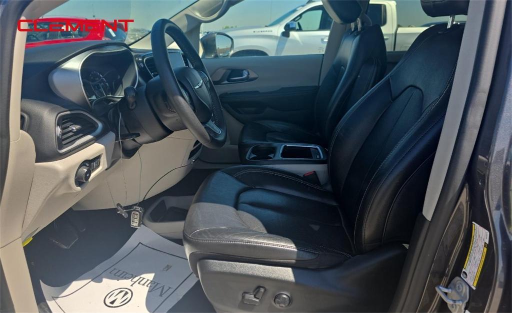used 2022 Chrysler Pacifica car, priced at $22,000