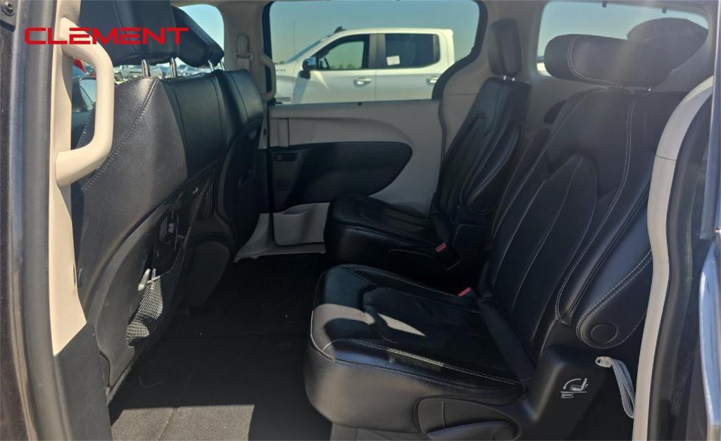 used 2022 Chrysler Pacifica car, priced at $22,000