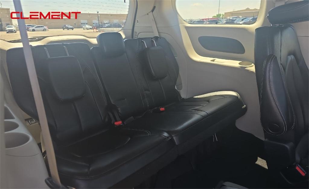 used 2022 Chrysler Pacifica car, priced at $22,000