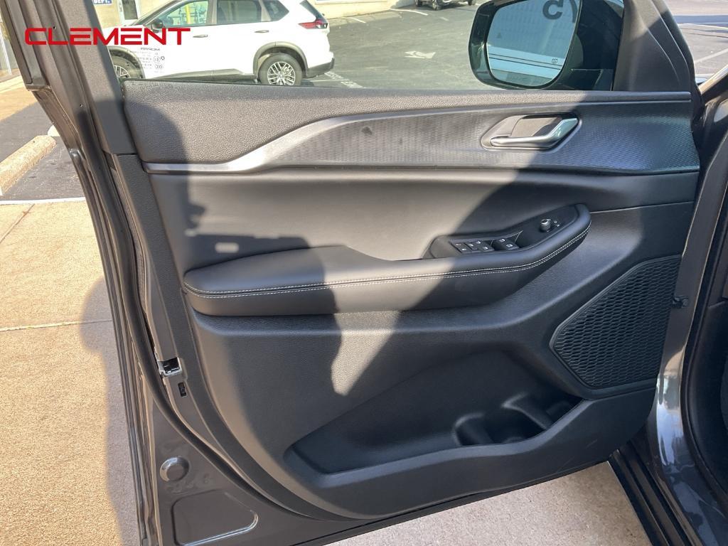 new 2025 Jeep Grand Cherokee car, priced at $36,973