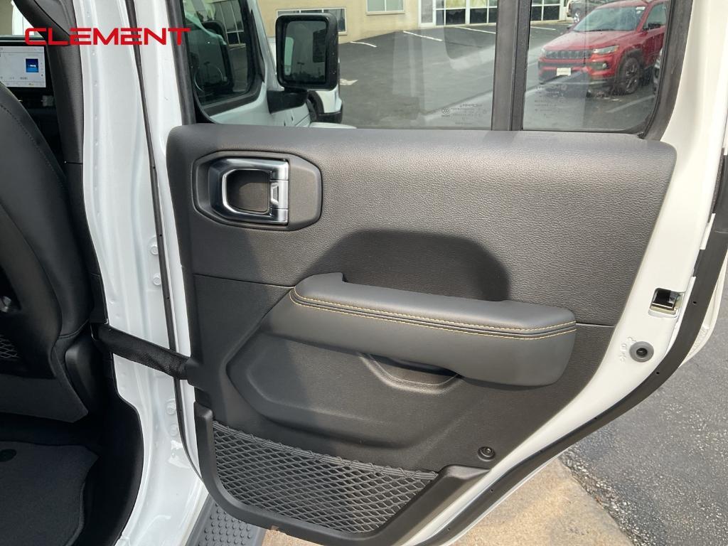 new 2025 Jeep Wrangler car, priced at $50,297