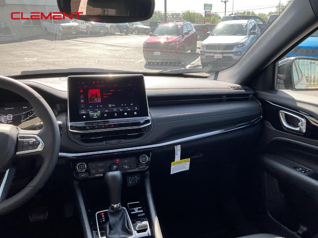 new 2025 Jeep Compass car, priced at $30,958