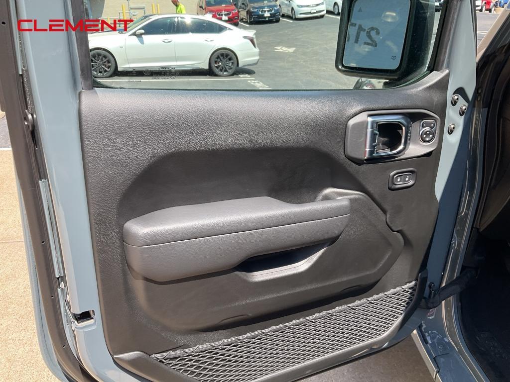 new 2025 Jeep Wrangler car, priced at $48,788