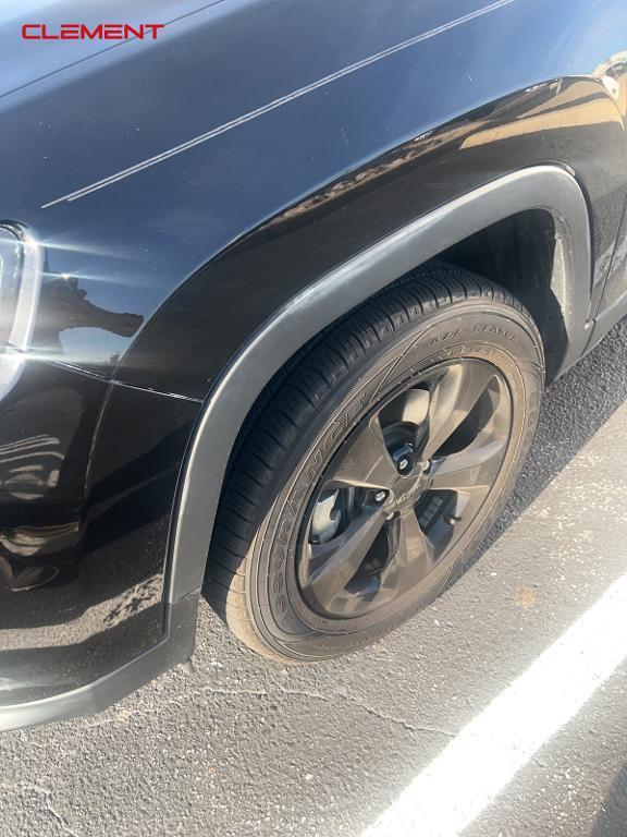 used 2021 Jeep Cherokee car, priced at $22,571