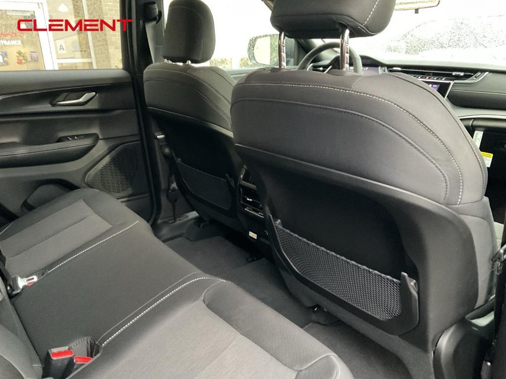 new 2025 Jeep Grand Cherokee car, priced at $37,054