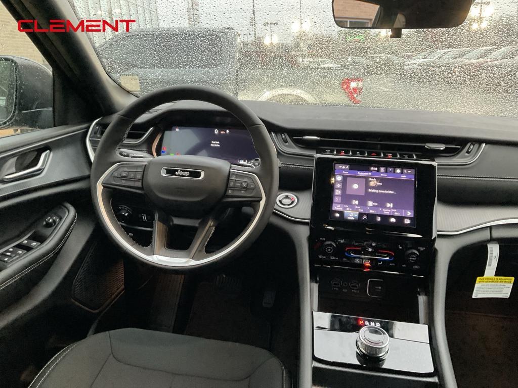 new 2025 Jeep Grand Cherokee car, priced at $37,054