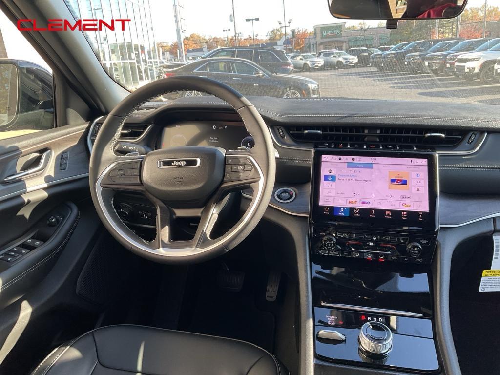 new 2025 Jeep Grand Cherokee car, priced at $44,744