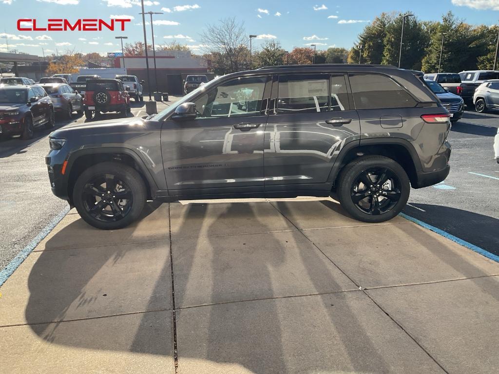 new 2025 Jeep Grand Cherokee car, priced at $44,744