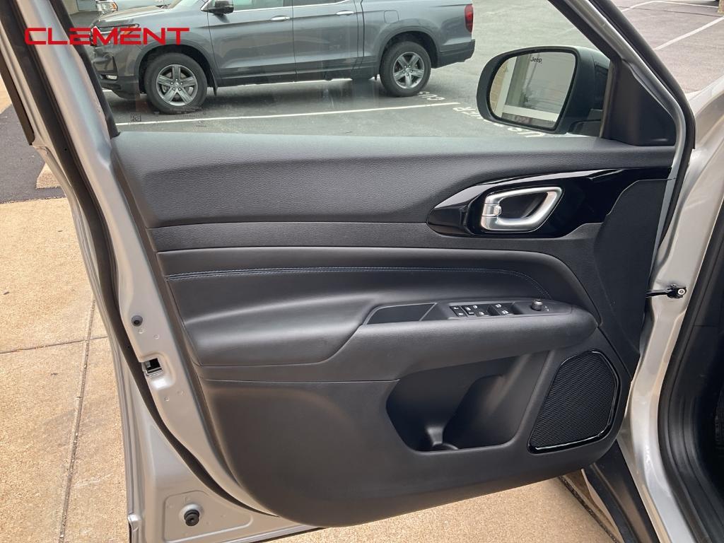 new 2025 Jeep Compass car, priced at $30,958