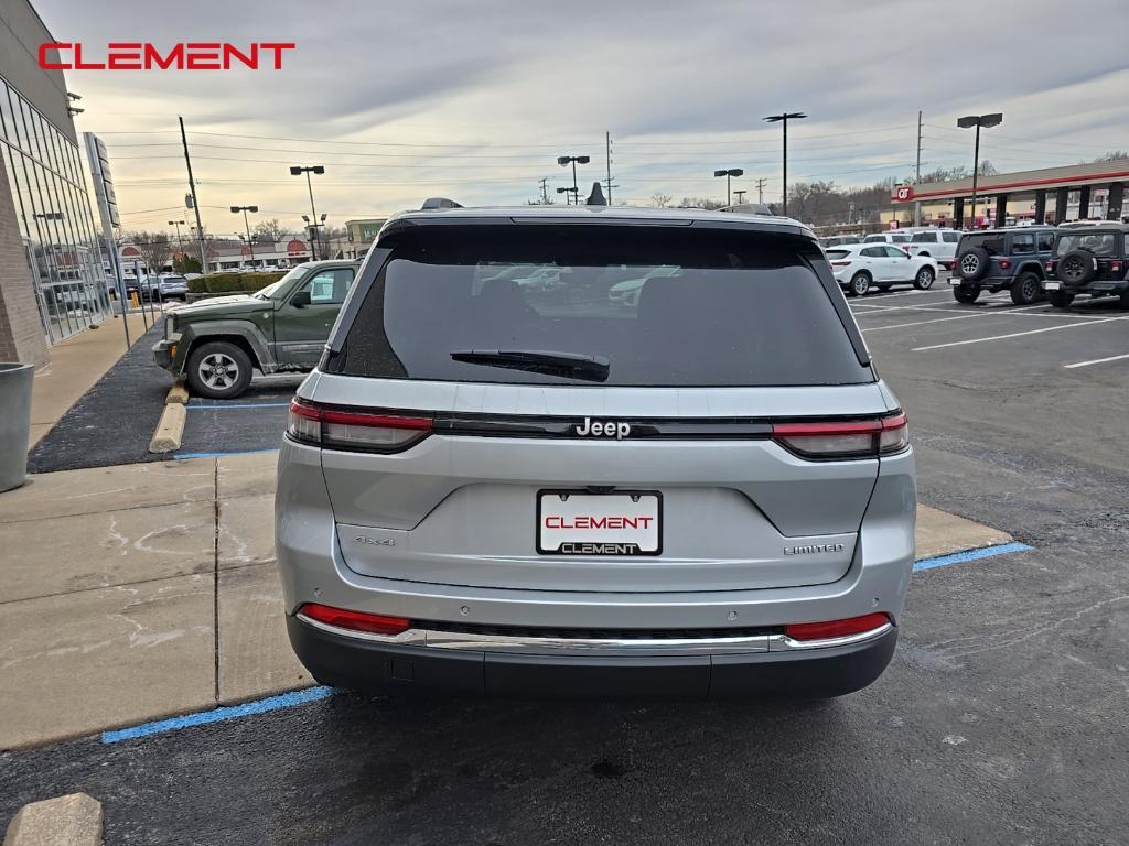 new 2025 Jeep Grand Cherokee car, priced at $43,069
