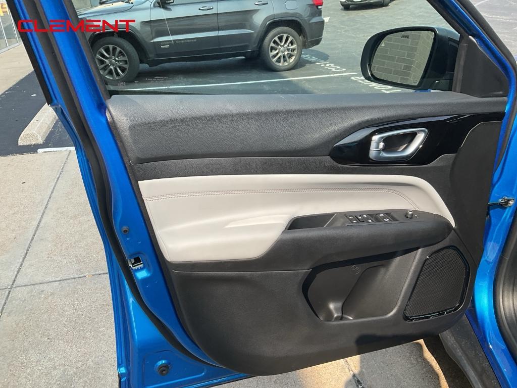 new 2025 Jeep Compass car, priced at $32,343