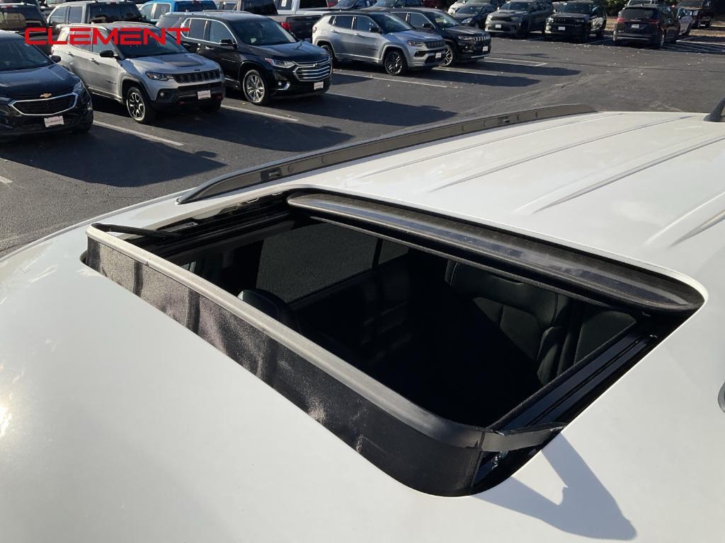 new 2025 Jeep Grand Cherokee car, priced at $38,437