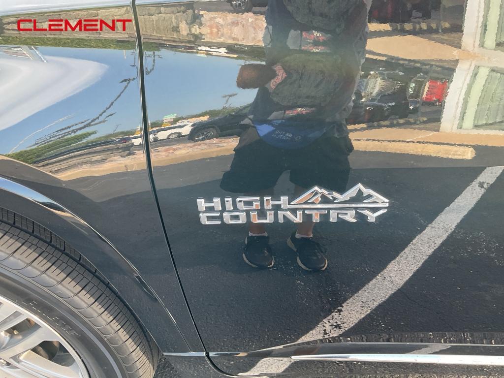 used 2023 Chevrolet Traverse car, priced at $36,600