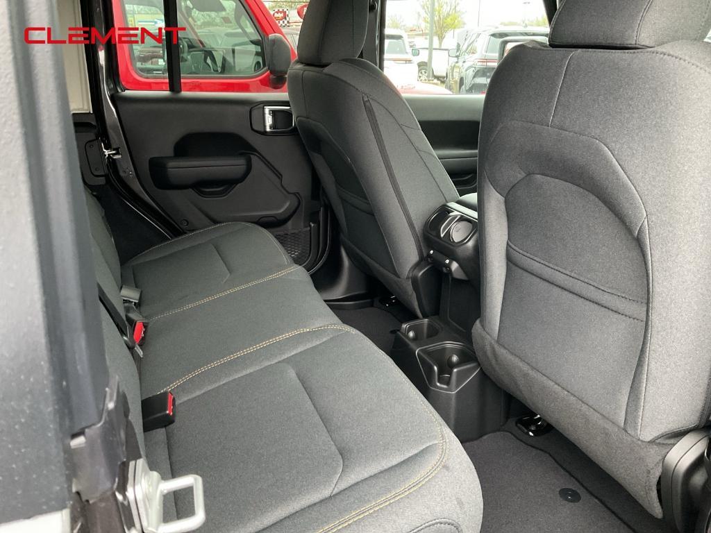 new 2025 Jeep Wrangler car, priced at $43,013