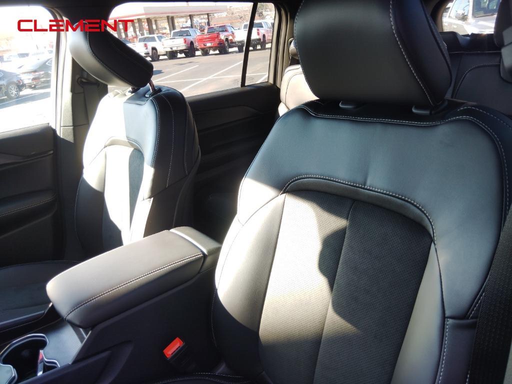 new 2025 Jeep Grand Cherokee L car, priced at $39,876