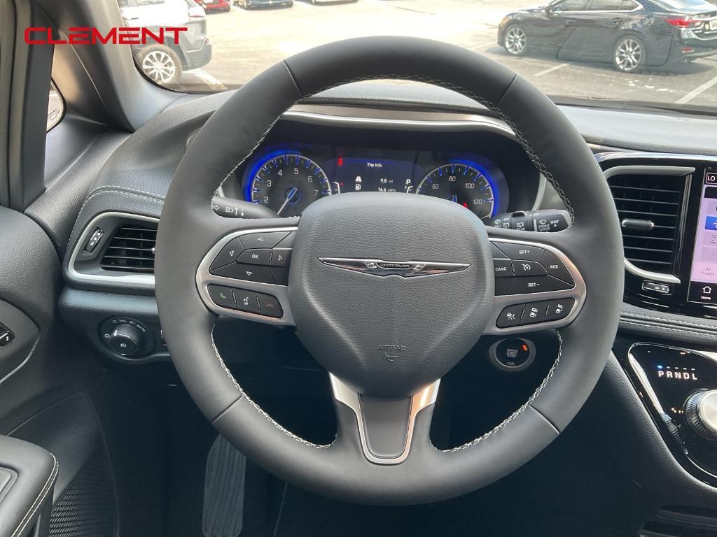 new 2025 Chrysler Pacifica car, priced at $38,287