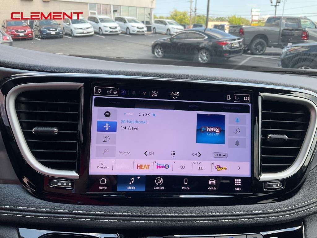 new 2025 Chrysler Pacifica car, priced at $38,287