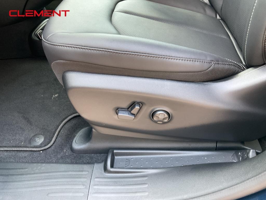 new 2025 Chrysler Pacifica car, priced at $38,287