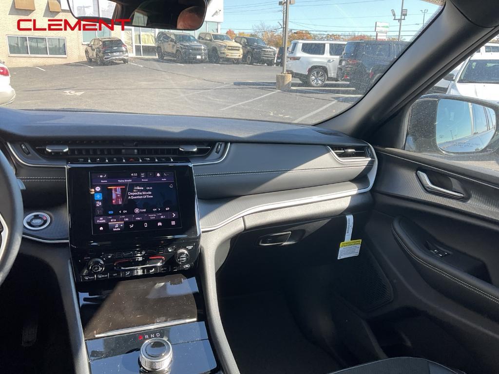 new 2025 Jeep Grand Cherokee L car, priced at $41,546