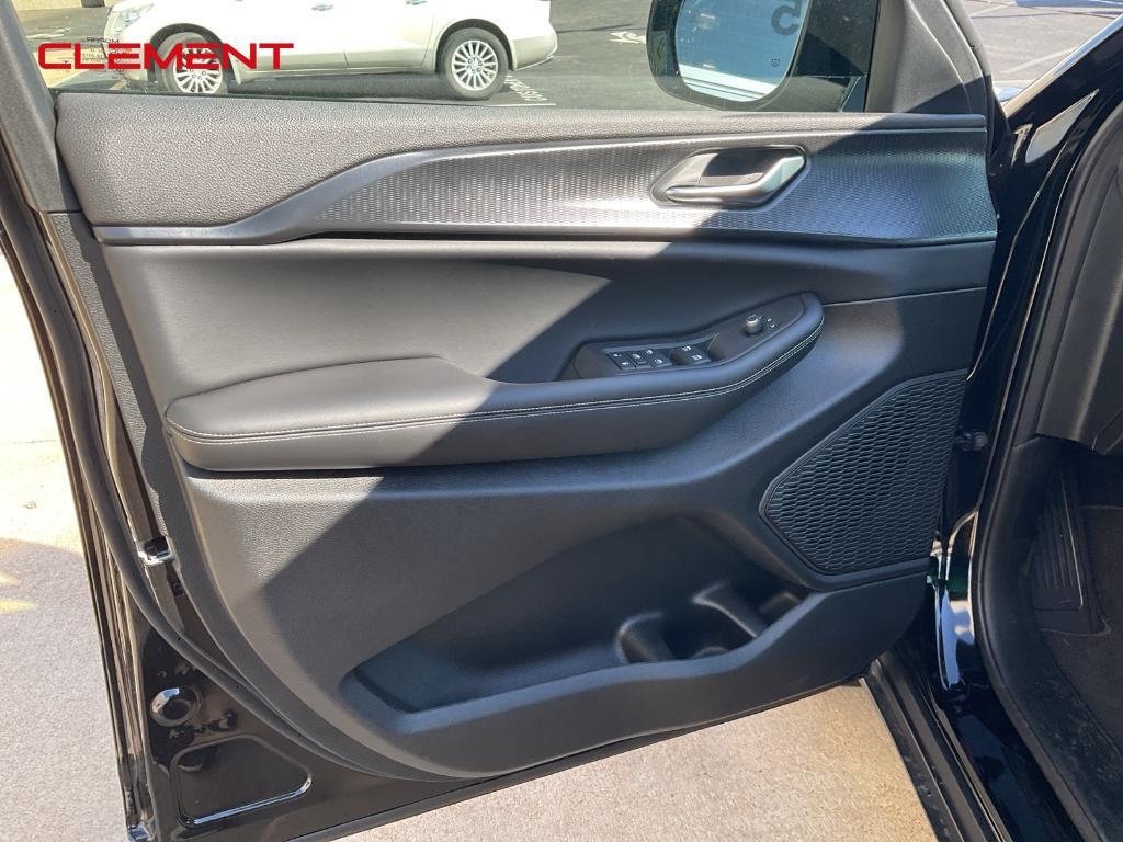 new 2025 Jeep Grand Cherokee L car, priced at $41,546