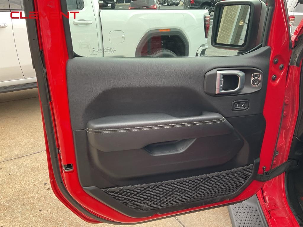 used 2021 Jeep Wrangler Unlimited car, priced at $31,574