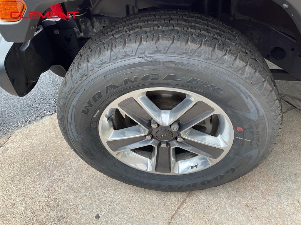 used 2021 Jeep Wrangler Unlimited car, priced at $31,574