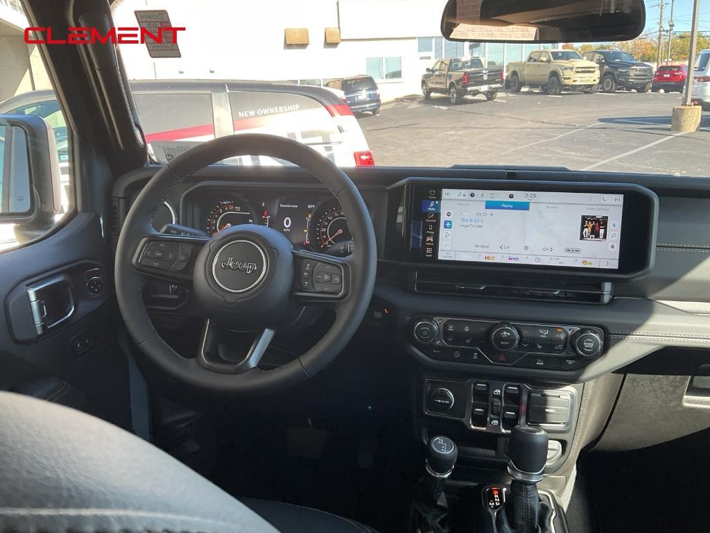 new 2025 Jeep Gladiator car, priced at $47,230