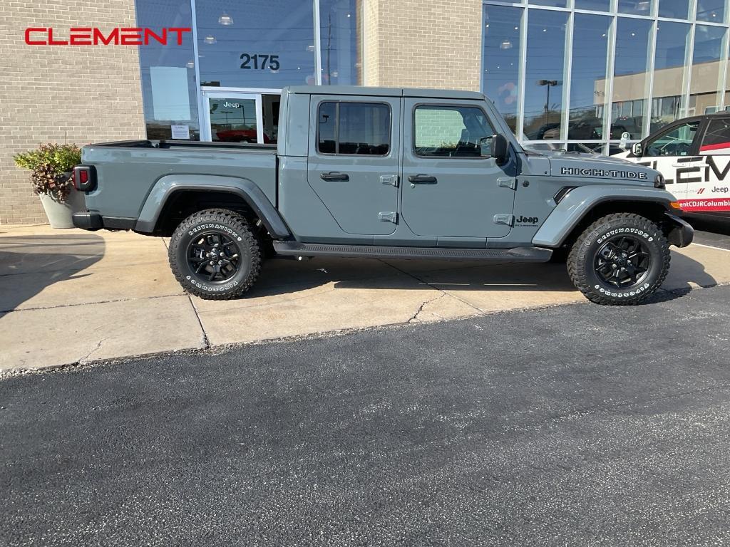 new 2025 Jeep Gladiator car, priced at $47,230