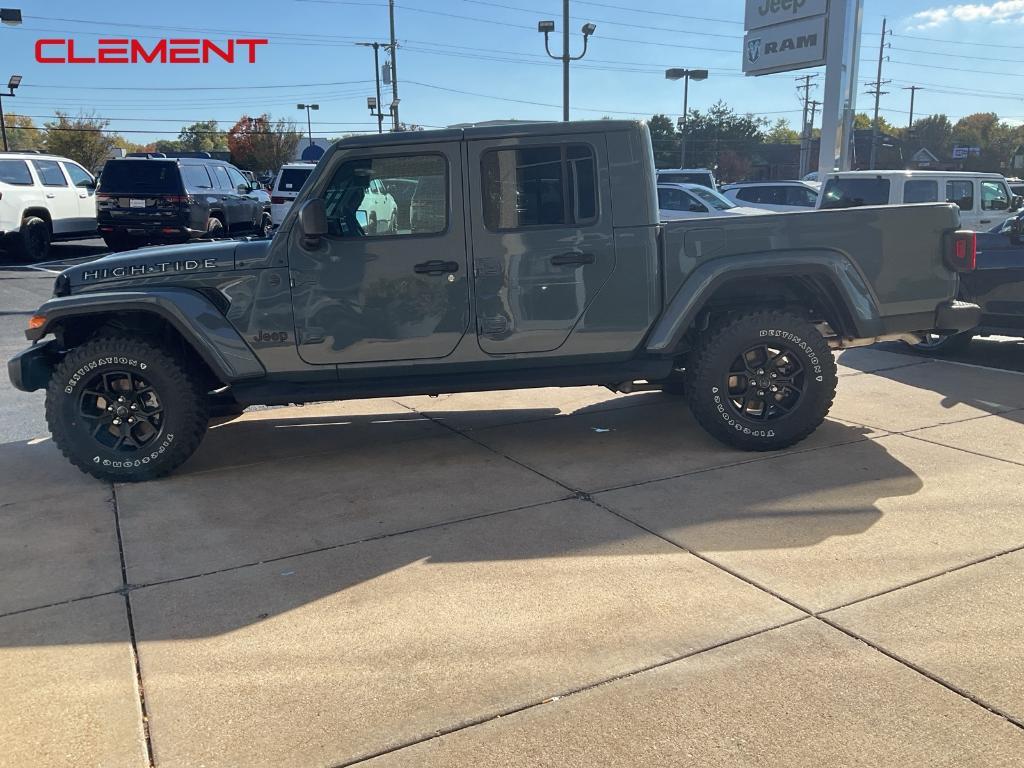 new 2025 Jeep Gladiator car, priced at $47,230