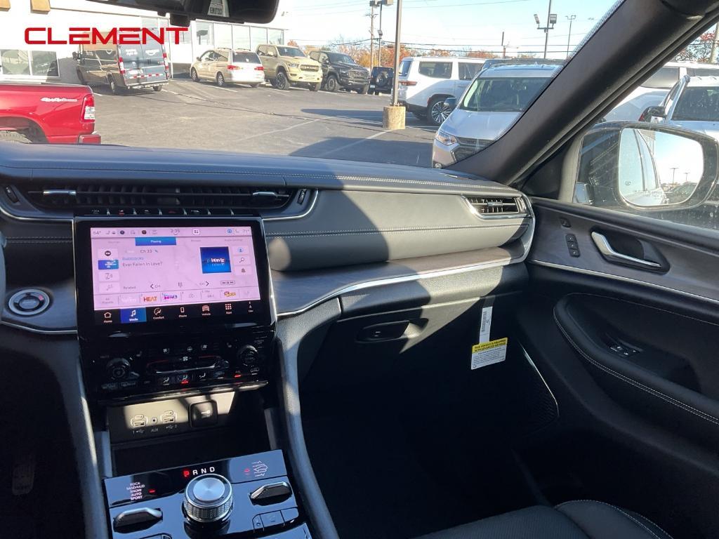 new 2025 Jeep Grand Cherokee car, priced at $54,870