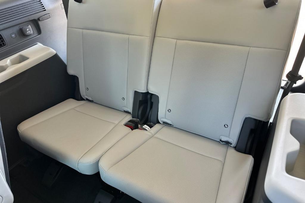 new 2025 Hyundai SANTA FE HEV car