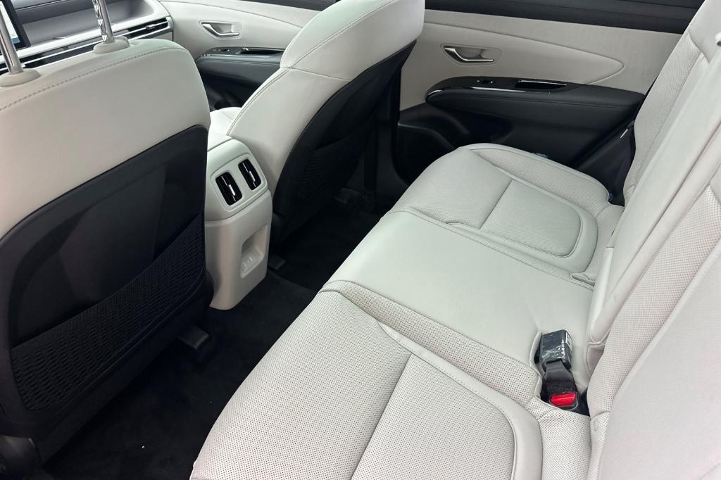 new 2025 Hyundai TUCSON Hybrid car, priced at $40,633