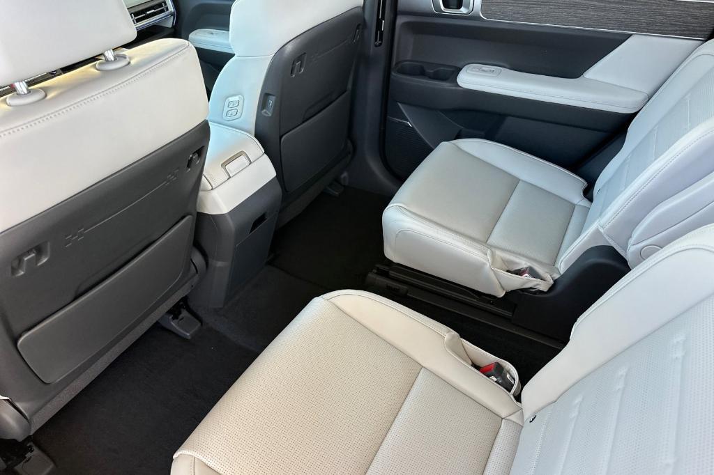 new 2025 Hyundai SANTA FE HEV car