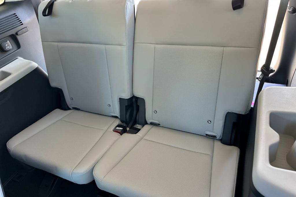 new 2025 Hyundai SANTA FE HEV car