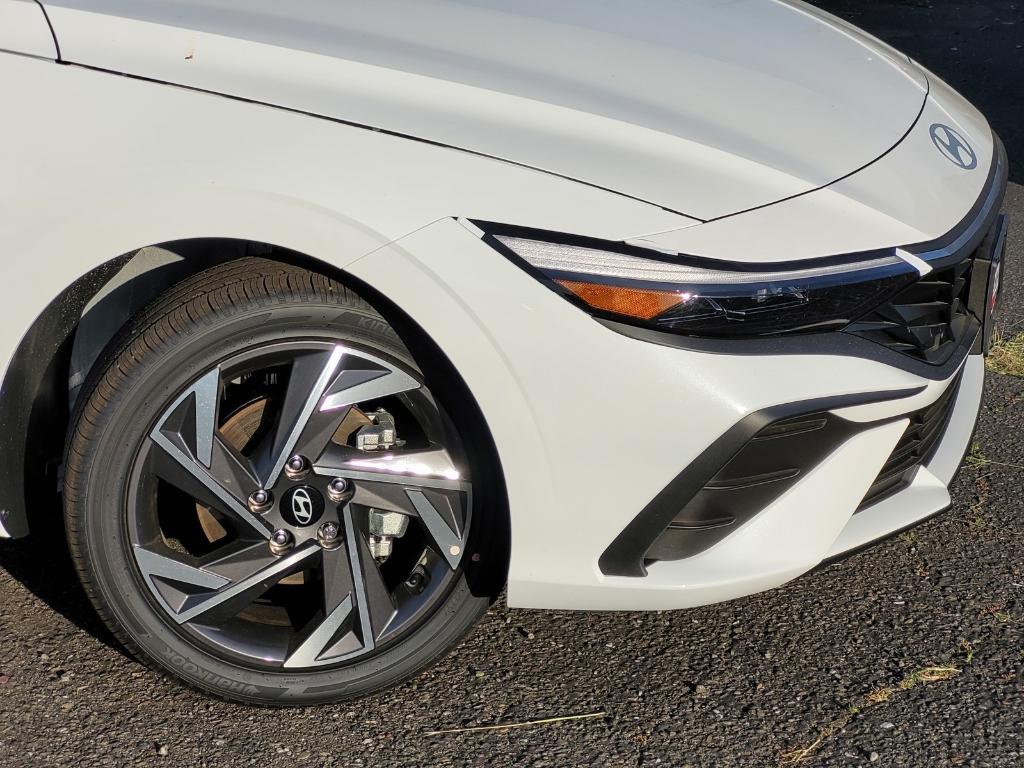 new 2025 Hyundai ELANTRA HEV car, priced at $26,066