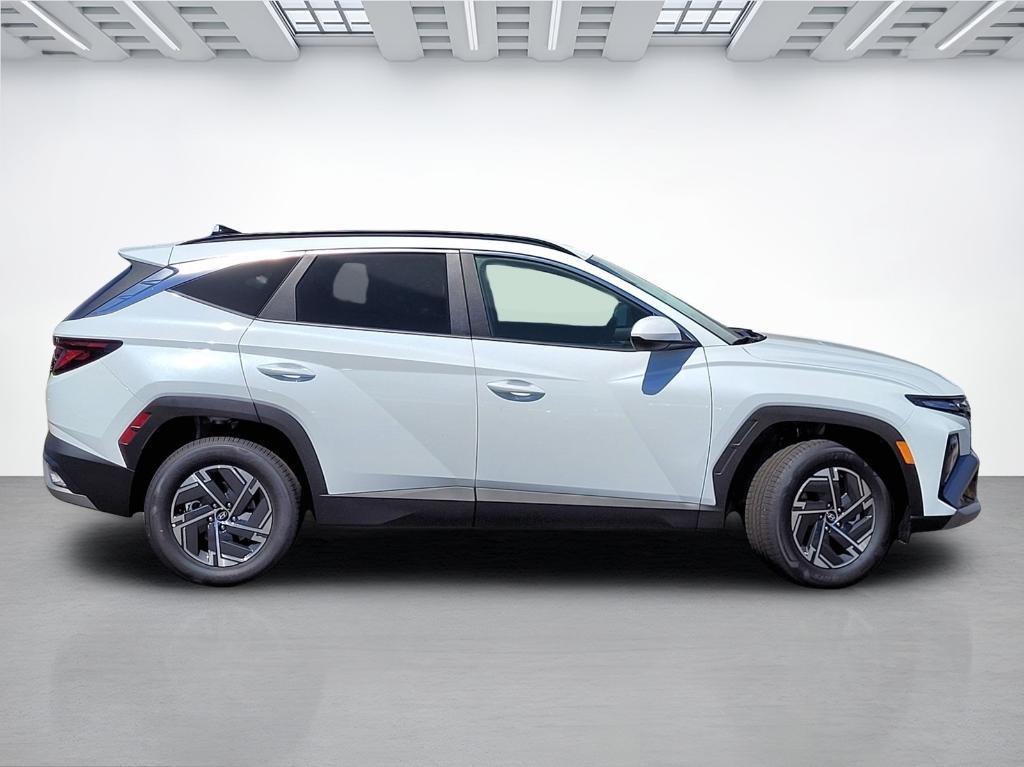 new 2025 Hyundai TUCSON Hybrid car, priced at $34,731